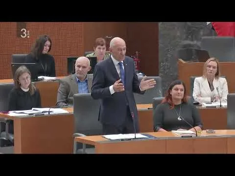 Predsednik vlade Janez Janša o šolski reformi