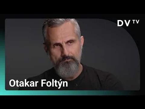 Foltýn: Tisíce mrtvých Ukrajinců vyvažujeme tím, že si jednou měsíčně odpustíme Starbucks
