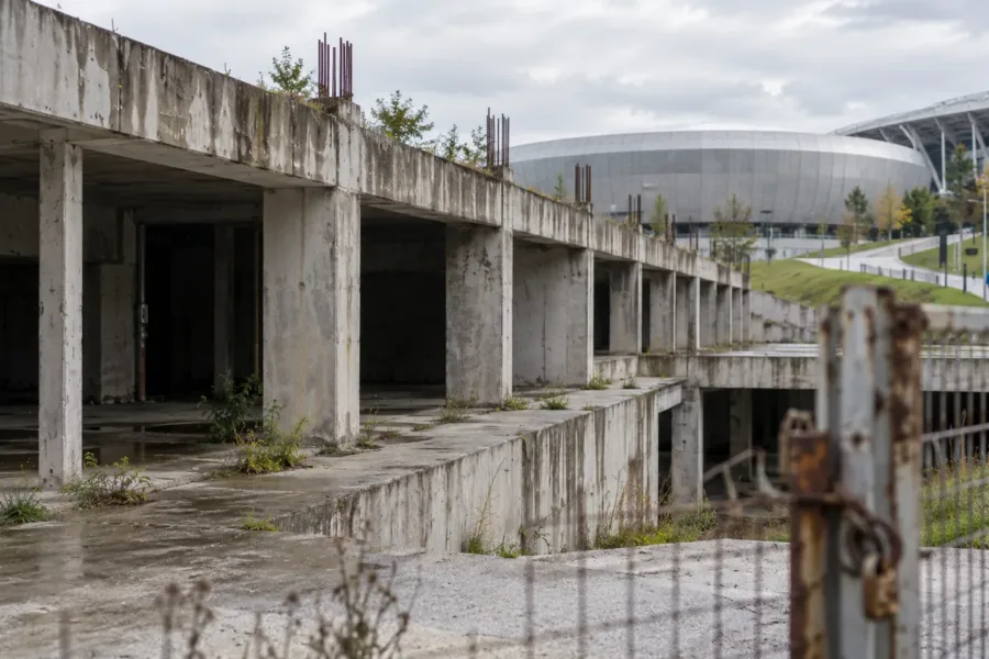 Gradbišče Stožice: šestnajst let čakanja na kupca